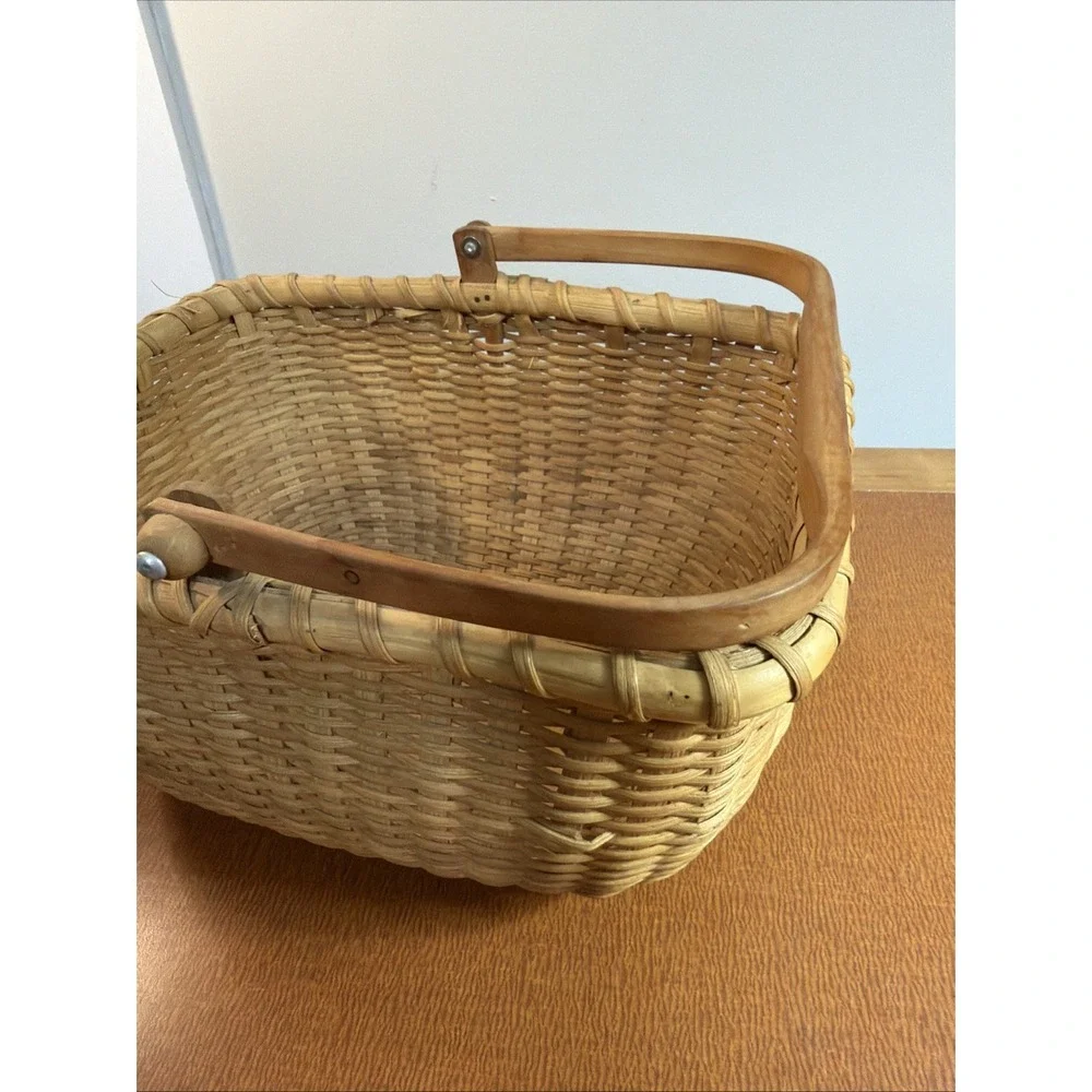 Vtg Light Toned Woven Gathering Basket Swing Wooden Handle Metal Rivets 11x8x6